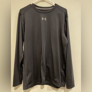 Men’s Under Armour XL black fitted cold gear top.